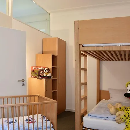 מלון Robert-schuman-haus 2*
